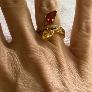 Elegant Gold and Red Gemstone Ring